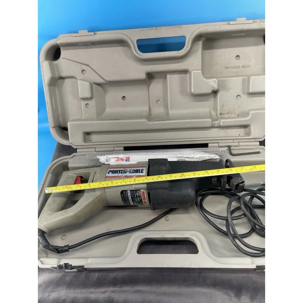Porter Cable Tiger Saw 738 Reciprocating Saw w/ Case + 4 Milwaukee Blades
